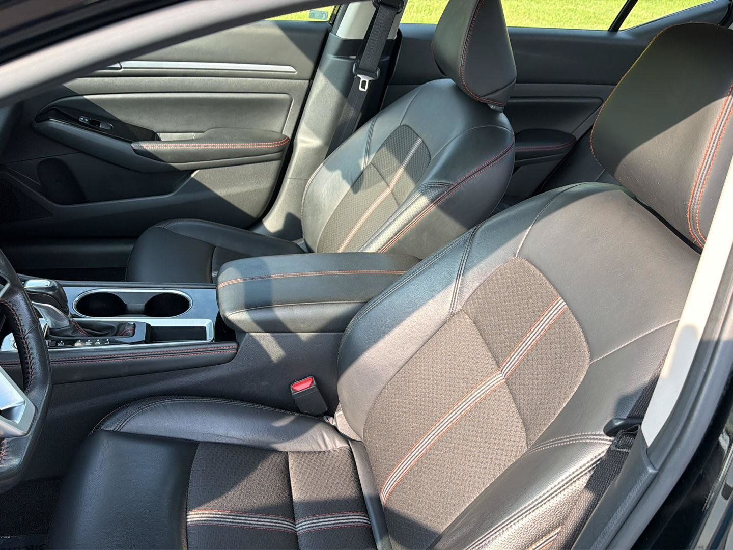 Used 2024 Nissan Altima 2.5 SR FWD image 28