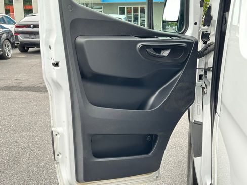 Used 2023 Mercedes-Benz Sprinter 2500 image 32