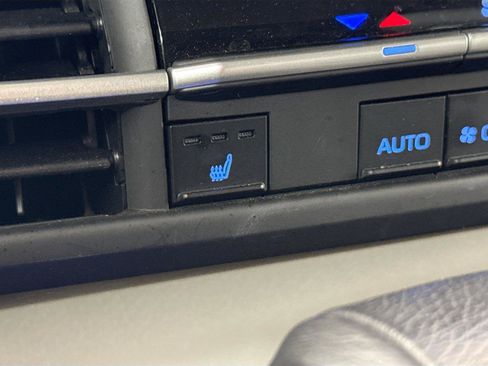 Certified 2024 Toyota Sienna XLE FWD image 7