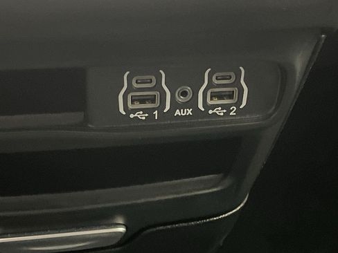 Used 2025 Chrysler Pacifica Select FWD image 24