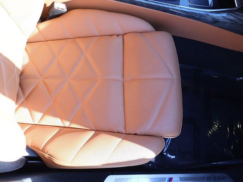 Used 2023 BMW 740i image 33