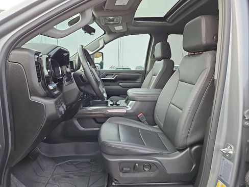 Used 2025 Chevrolet Silverado 3500 LTZ w/ LTZ Plus Package image 26