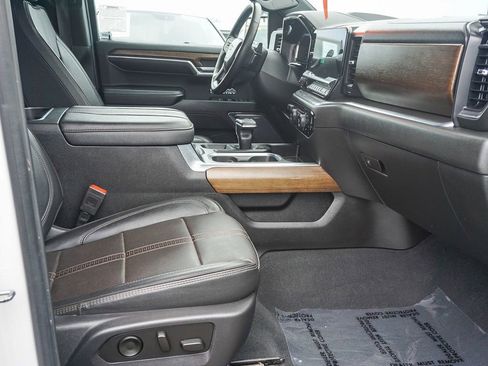 Used 2023 Chevrolet Silverado 1500 High Country w/ High Country Premium Package AWD/4WD image 12