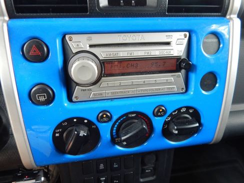 Used 2007 Toyota FJ Cruiser 4WD image 26