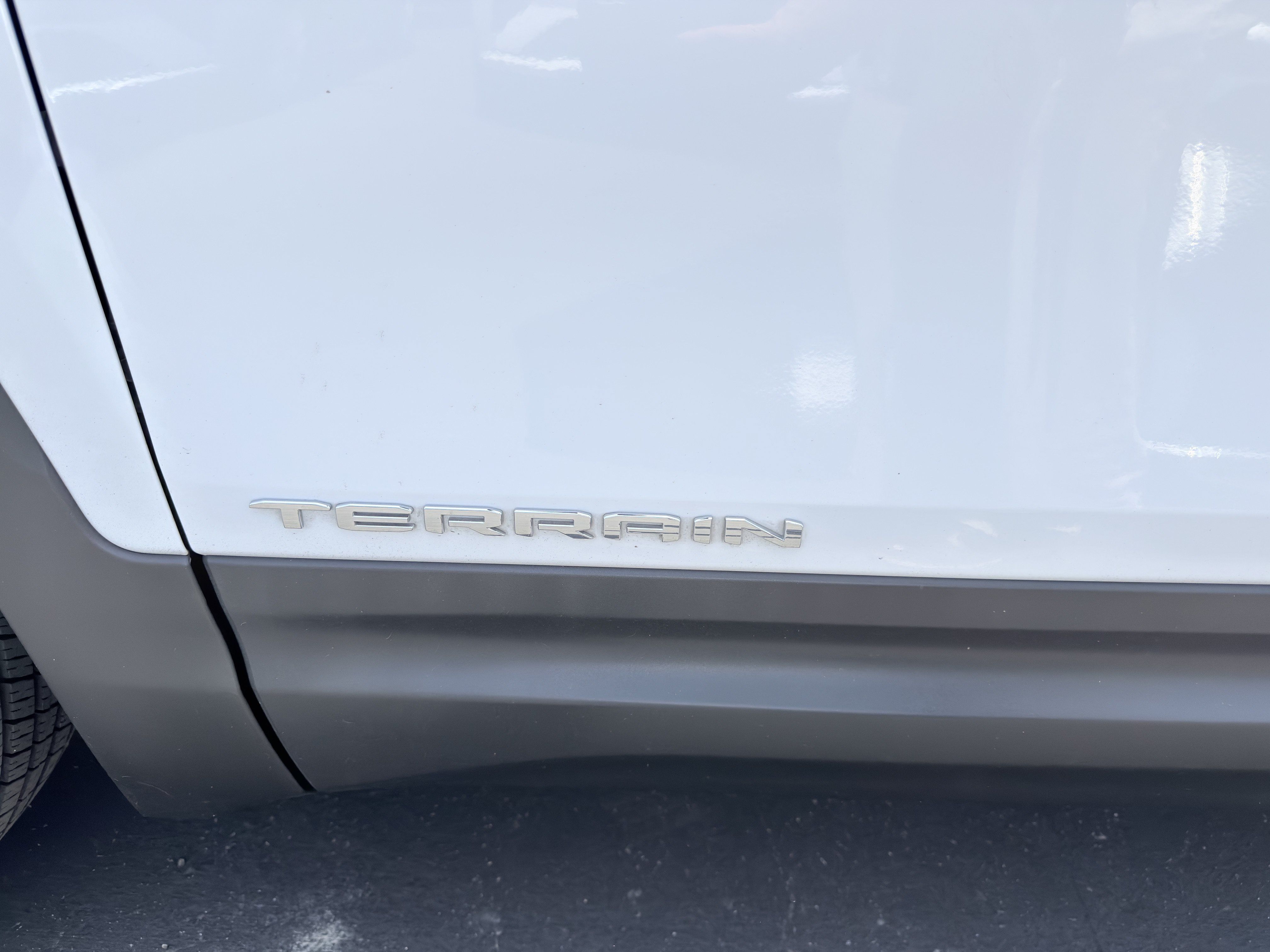 Used 2023 GMC Terrain SLT FWD image 37