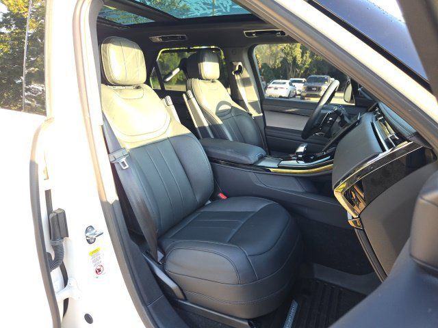 Used 2025 Land Rover Range Rover Sport Dynamic SE AWD/4WD image 12