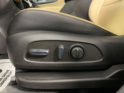 Certified 2022 Chevrolet Equinox Premier AWD/4WD image 12
