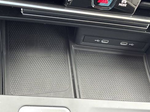 Used 2024 Volkswagen Atlas SE image 37