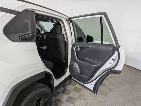 Used 2024 Toyota RAV4 XLE FWD image 31