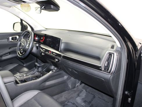 Used 2025 Kia Sorento EX w/ Panoramic Sunroof Package image 29