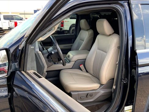 Certified 2021 Ford Expedition Max XLT image 7