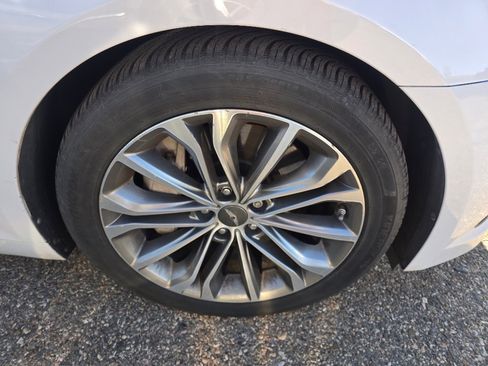 Used 2015 Hyundai Genesis 3.8 w/ Option Group 04 RWD image 8