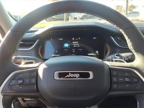 Certified 2024 Jeep Grand Cherokee Limited image 19