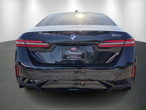 Used 2026 BMW 530i w/ M Sport Package image 6
