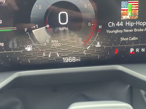 Used 2024 GMC Acadia Denali w/ Super Cruise Package image 12