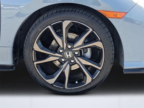 Used 2018 Honda Civic Sport image 10