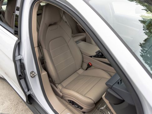 Certified 2025 Porsche Panamera image 61