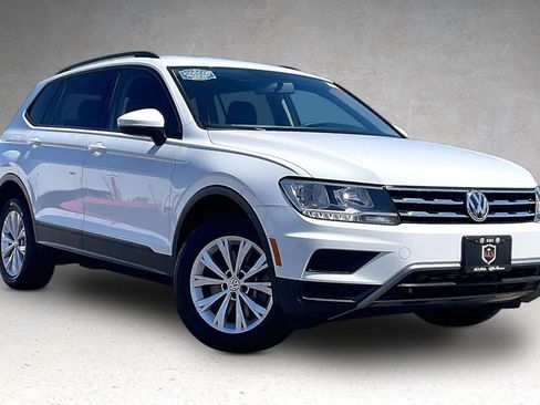 Used 2018 Volkswagen Tiguan S w/ 3rd Row Seat Package AWD/4WD image 2