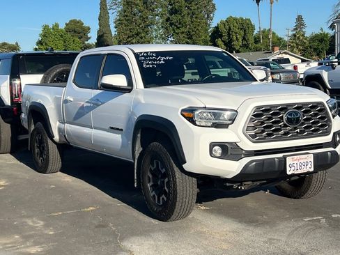 Used 2023 Toyota Tacoma TRD Off-Road image 2