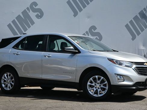 Used 2020 Chevrolet Equinox LS FWD image 3