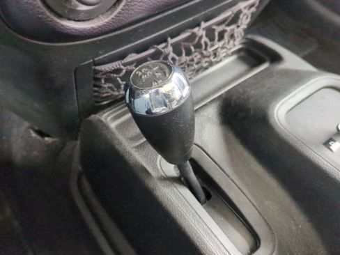 Used 2014 Jeep Wrangler Altitude image 26