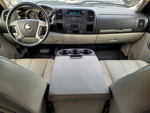 Used 2009 Chevrolet Silverado 1500 LT w/ Regional Value Package image 19