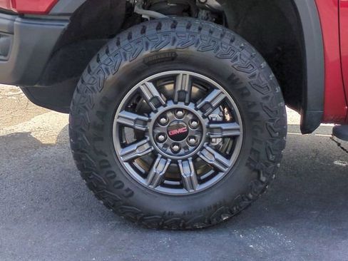 Used 2024 GMC Sierra 1500 AT4X image 10