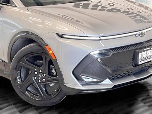 Certified 2024 Chevrolet Equinox EV RS image 31