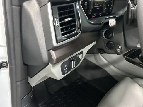 New 2024 Audi Q5 e Prestige image 15