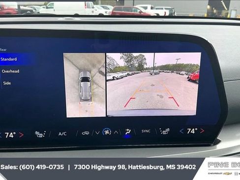 Used 2024 Chevrolet Traverse LT image 15