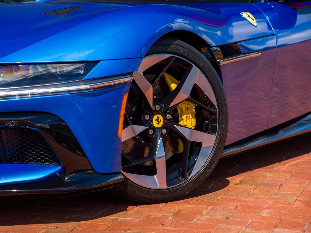 Certified 2025 Ferrari 12Cilindri RWD image 32