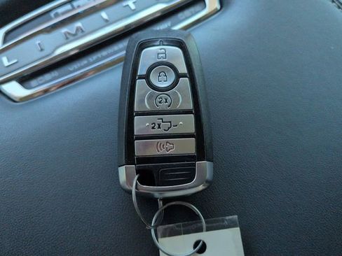 Used 2024 Ford F250 Limited image 29