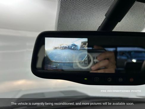 Used 2014 GMC Sierra 2500 SLT w/ SLT Convenience Package image 19