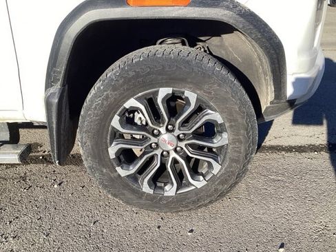 Used 2023 GMC Canyon Denali image 9