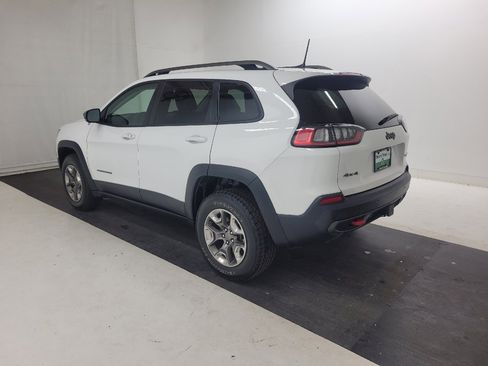Used 2019 Jeep Cherokee Trailhawk w/ Cold Weather Group AWD/4WD image 5