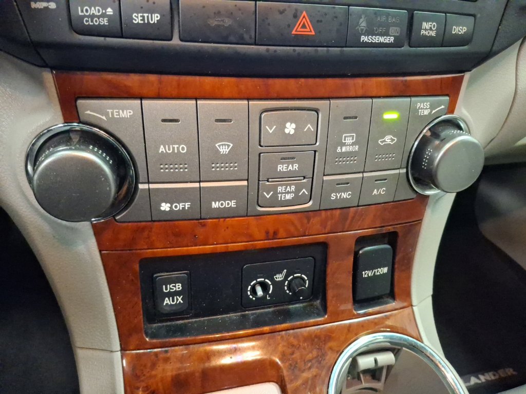 Used 2012 Toyota Highlander Limited w/ Tow Pkg AWD/4WD image 28
