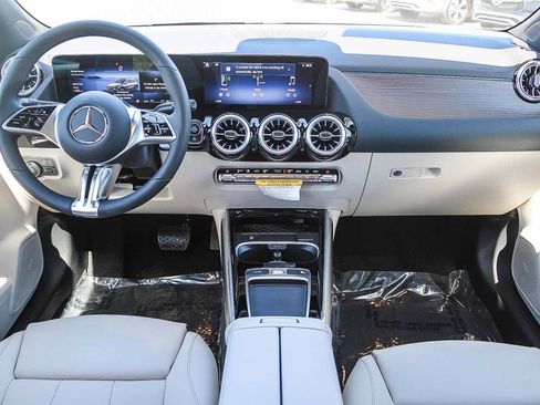 New 2026 Mercedes-Benz GLA 250 image 12