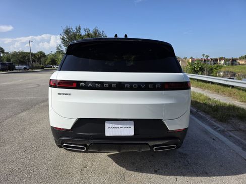 Used 2026 Land Rover Range Rover Sport SE AWD/4WD image 6
