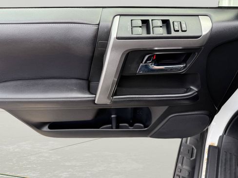 Used 2018 Toyota 4Runner SR5 Premium AWD/4WD image 9