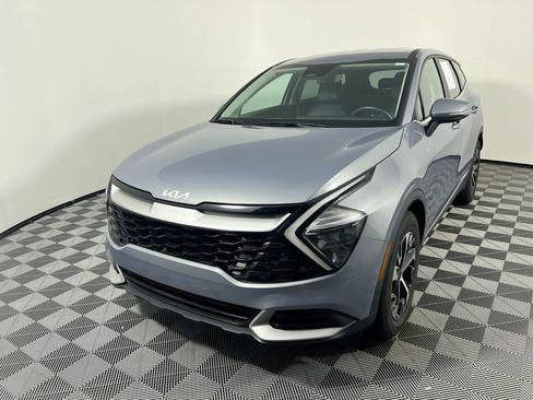 Certified 2024 Kia Sportage EX image 8