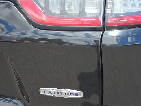 Used 2020 Jeep Cherokee Latitude FWD image 27