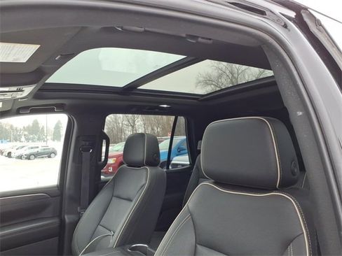 Used 2022 GMC Yukon SLT w/ SLT Luxury Package image 20