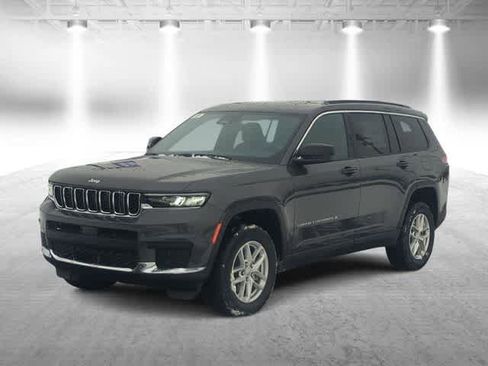 New 2025 Jeep Grand Cherokee L Laredo image 4