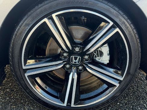 Used 2023 Honda Accord Sport image 9