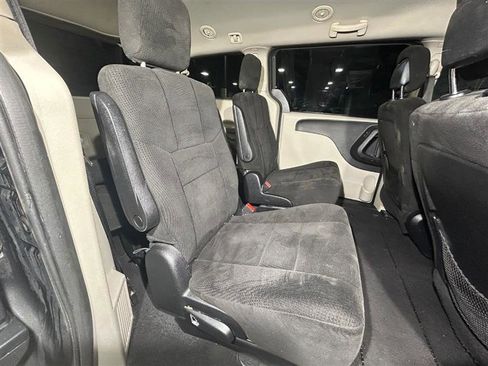 Used 2012 Dodge Grand Caravan SXT image 15