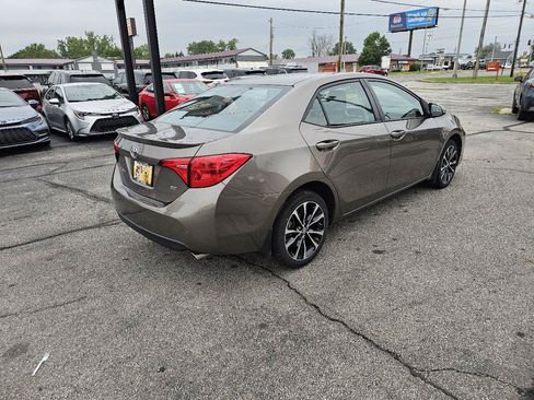 Used 2017 Toyota Corolla SE FWD image 6