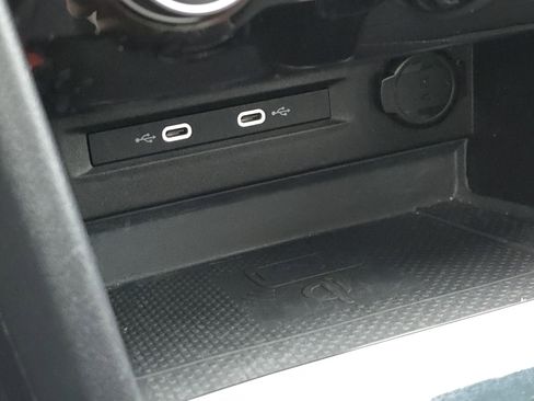 Certified 2023 Volkswagen Taos SE w/ Panoramic Sunroof Package image 25