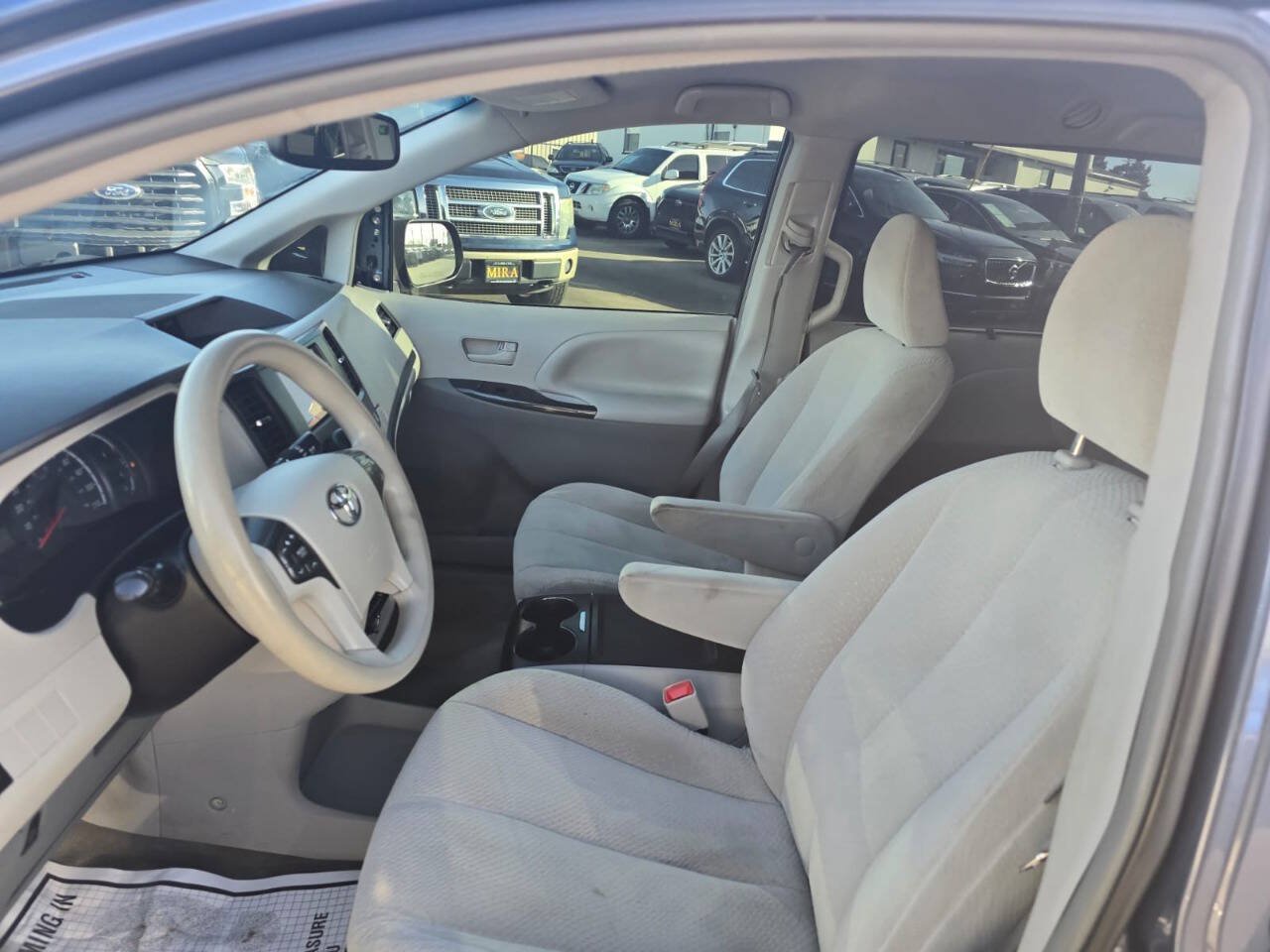 Used 2014 Toyota Sienna LE FWD image 37