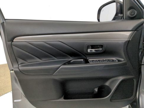 Used 2022 Mitsubishi Outlander SEL image 23