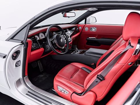 Used 2018 Rolls-Royce Wraith RWD image 38